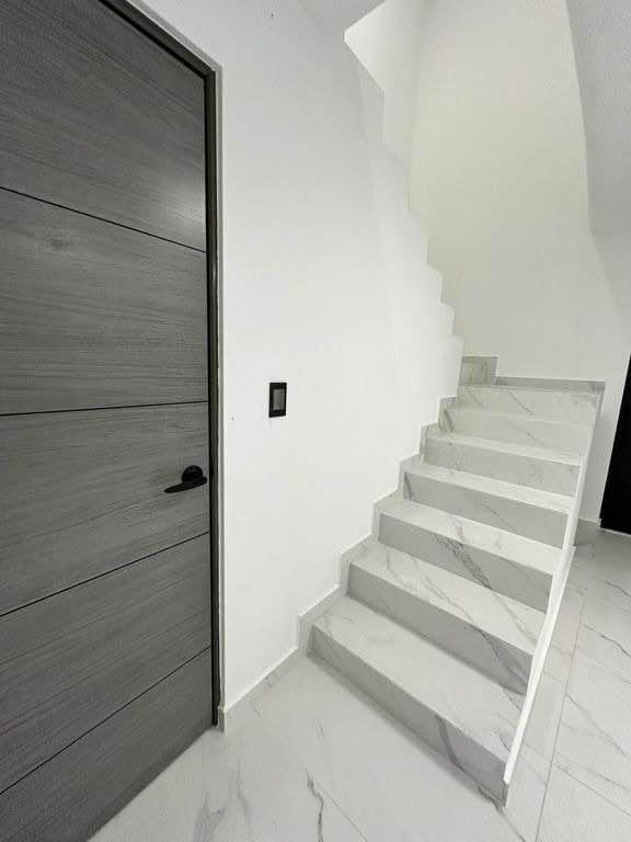 Casa en Venta con acabados de lujo en Villa Universidad - Imagen ampliada 4