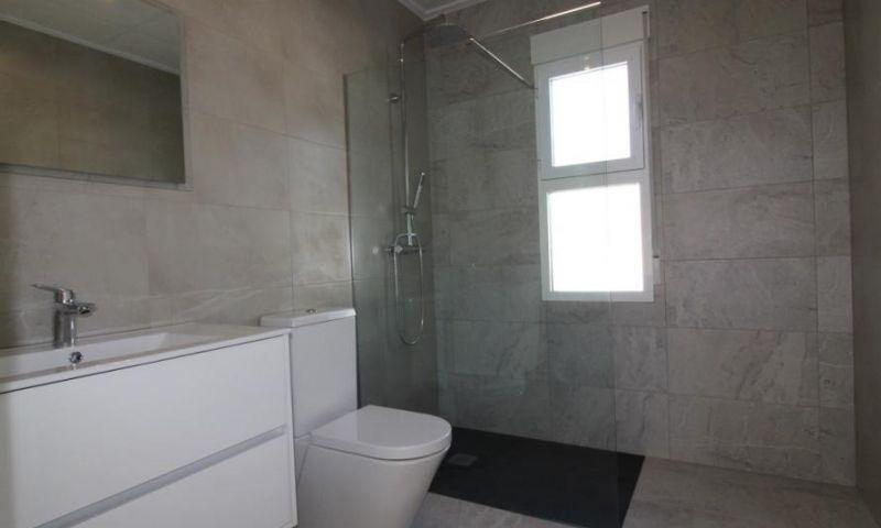 Villa en Pinoso Alicante - Imagen ampliada 3