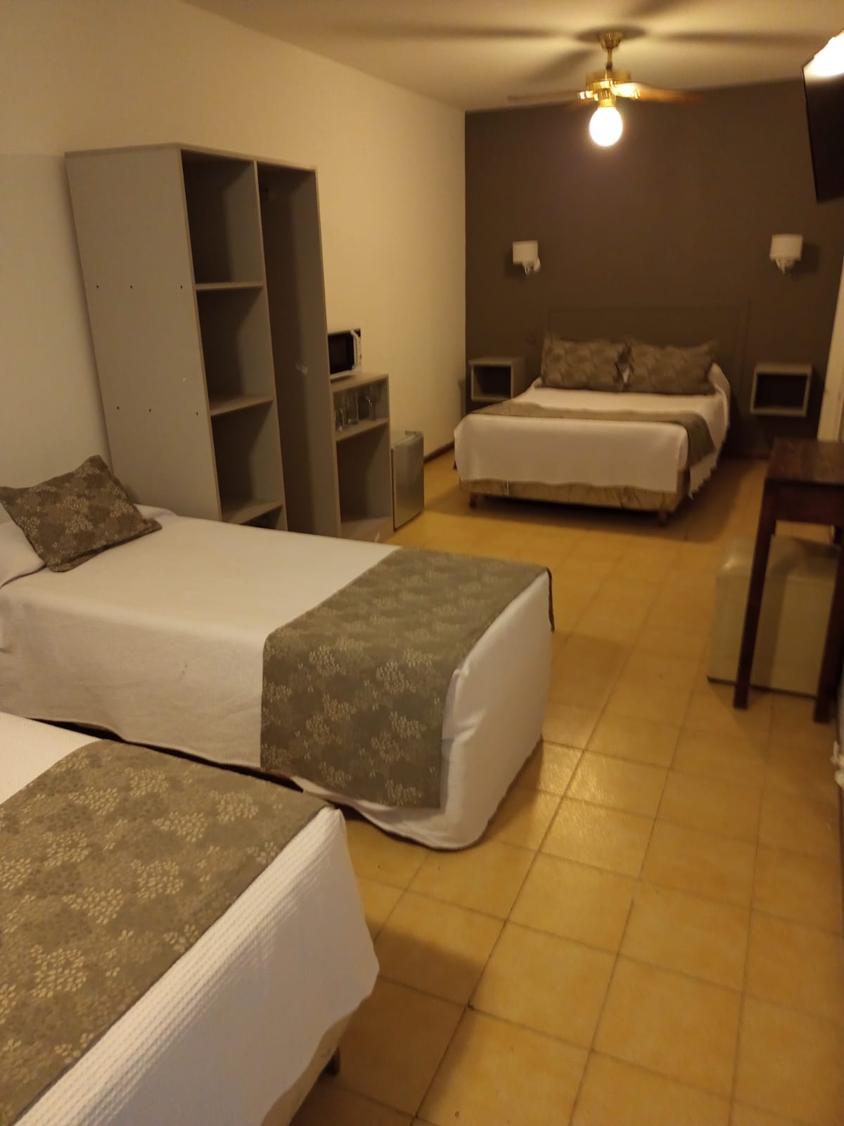 VENDO HOTEL Céntrico en Ciudad de Mendoza Argentina - Imagen ampliada 2