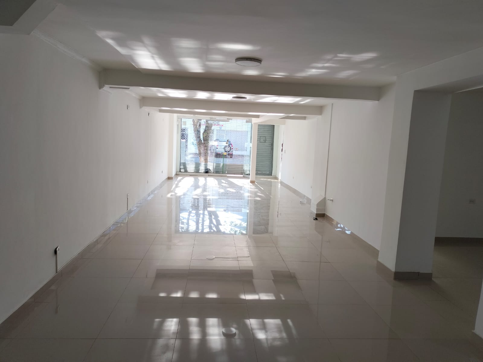 SE VENDE EDIFICIO COMERCIAL SOBRE LA AVENIDA SEXTA – SAN VICENTE | CALI - Imagen ampliada 9