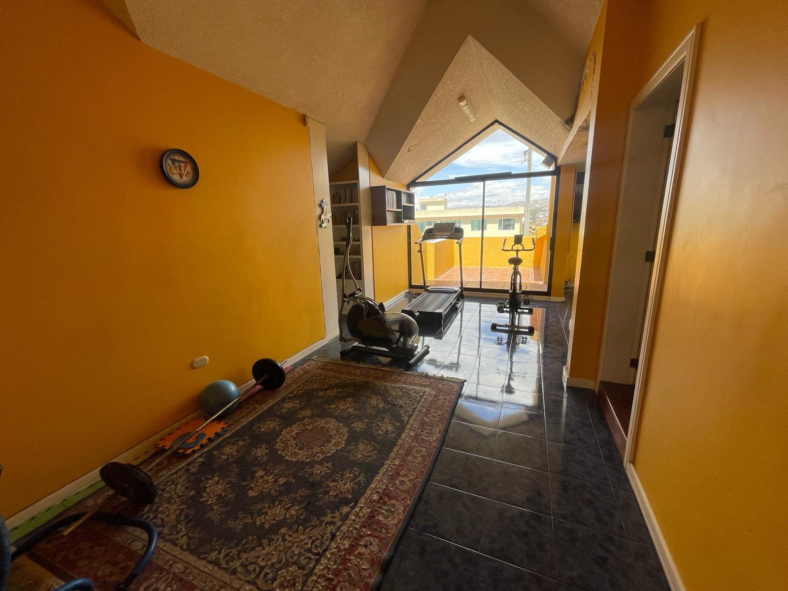 EN VENTA CASA MODERNA DE 2 PISOS  EN ECUADOR SECTOR POMASQUI - Imagen ampliada 16