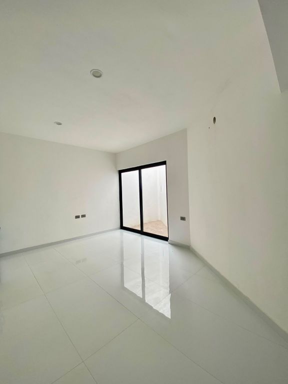 Residencia en Venta en Lomas del Boulevard | ¡Por debajo de avalúo! - Imagen ampliada 3