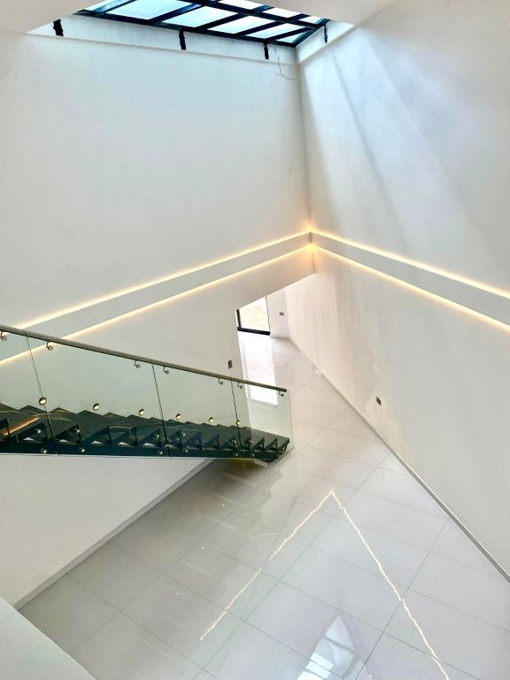 Residencia en Venta en Lomas del Boulevard | ¡Por debajo de avalúo! - Imagen ampliada 6